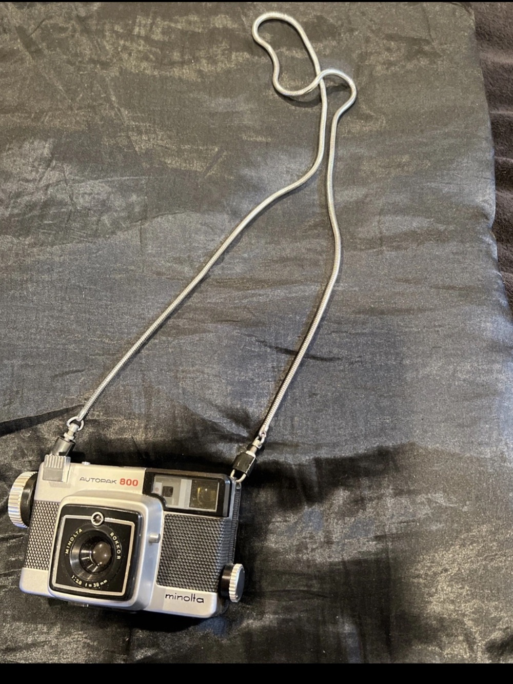 Vintage Minolta AutoPak 800 35mm Film Camera with Travel Case 3 flash Cubes